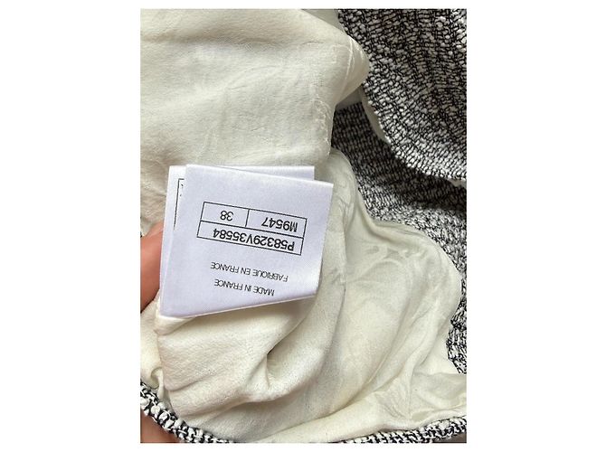 Chanel kurze Tweedjacke Schwarz Weiß Grau - Ansicht 6