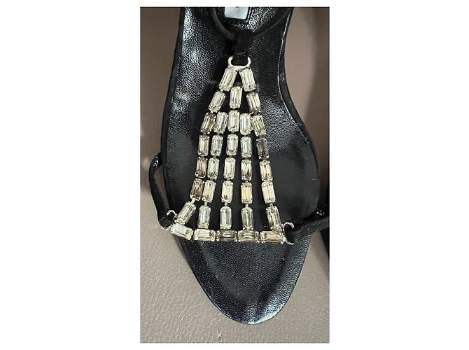 Manolo Blahnik Sandali con tacco in camoscio nero e cristalli - vista 2