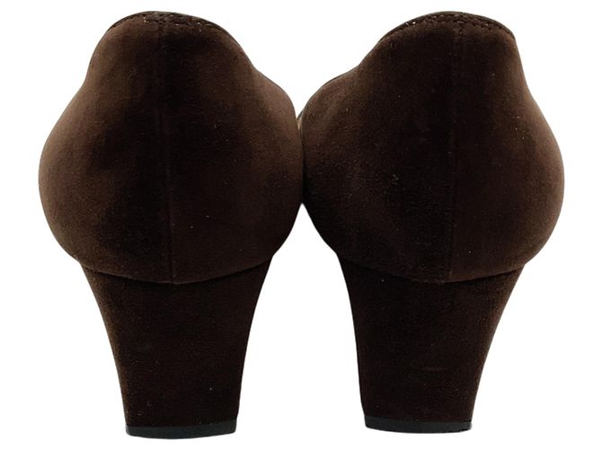 Décolleté Manolo Blahnik Okkatopla in camoscio marrone scuro - vista 5