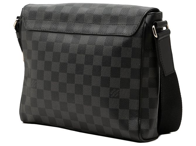 Bolso bandolera Louis Vuitton District PM Damier Graphite Negro - vista 2