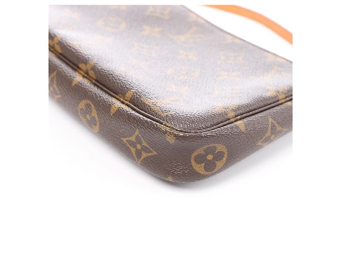 Louis Vuitton Pochette Accessoire Monogram Handbag in Brown M51980 Marrone - vista 7