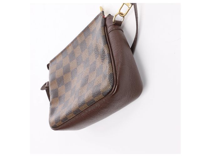 Borsa Louis Vuitton Truth Makeup Damier Ebene in marrone N51982 - vista 4