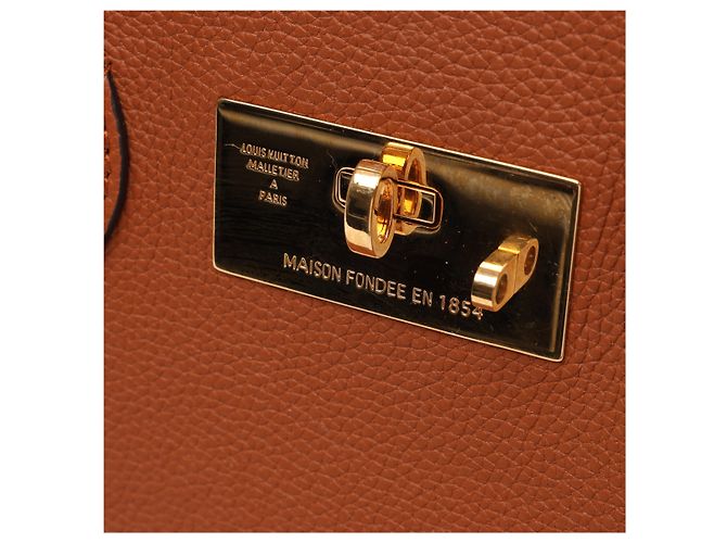 Borsa Louis Vuitton Milla PM Taurillon in Brown M51684 Marrone - vista 4