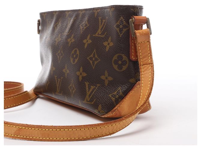 Borsa a tracolla Louis Vuitton Trotteur Monogram Canvas in marrone M51240 - vista 3