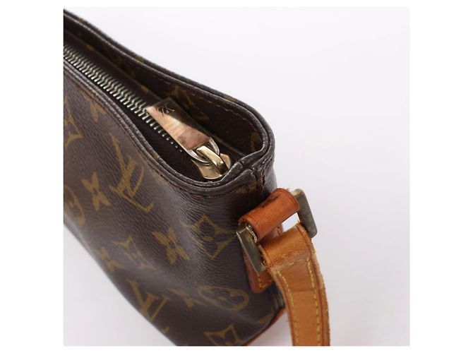 Borsa a tracolla Louis Vuitton Trotteur Monogram Canvas in marrone M51240 - vista 4