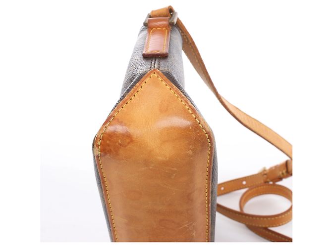 Borsa a tracolla Louis Vuitton Trotteur Monogram Canvas in marrone M51240 - vista 7