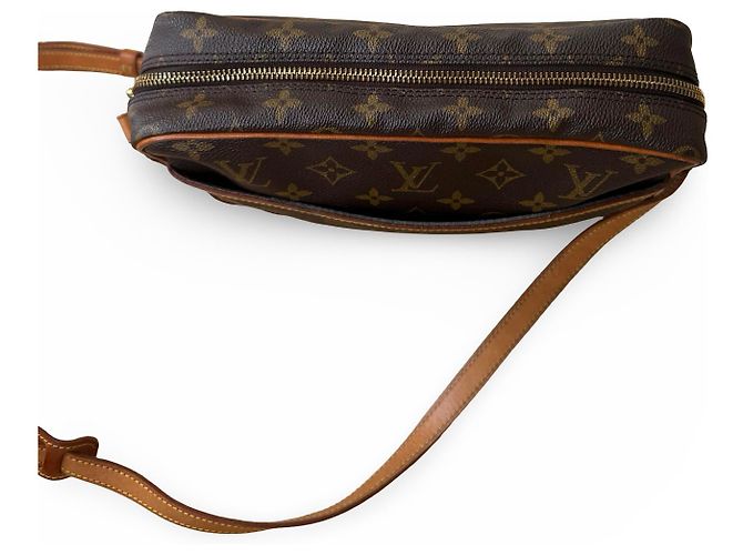 Louis Vuitton Trocadero 27 - vista 3