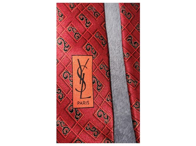 Yves Saint Laurent Cravatta in seta rossa YSL Rosso - vista 3
