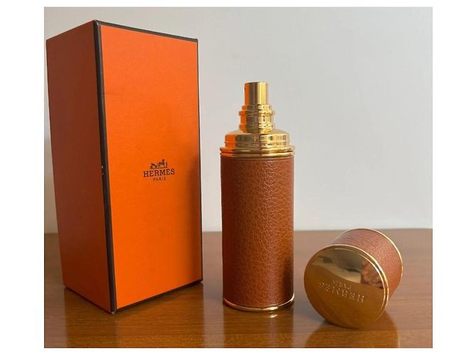 Estojo de perfume Hermès Amazone em couro marrom e metal dourado - vista 7