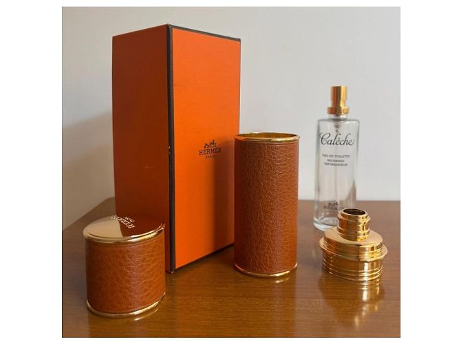 Estojo de perfume Hermès Amazone em couro marrom e metal dourado - vista 8