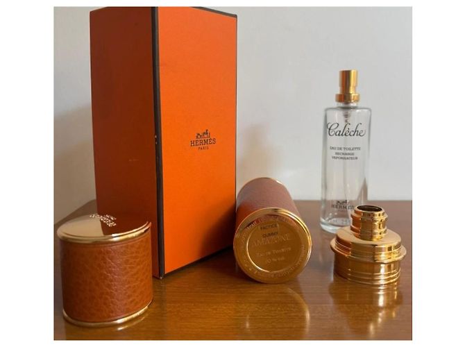 Estojo de perfume Hermès Amazone em couro marrom e metal dourado - vista 9