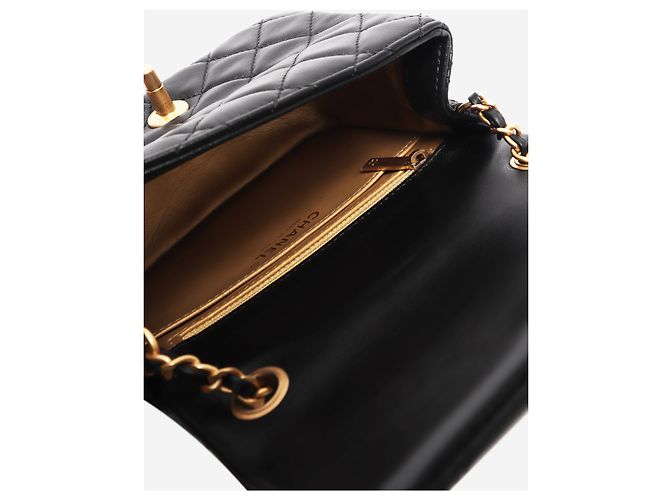 Chanel Klassische Single Flap Mini-Tasche aus schwarzem Lammleder mit Diamantsteppung - Ansicht 10