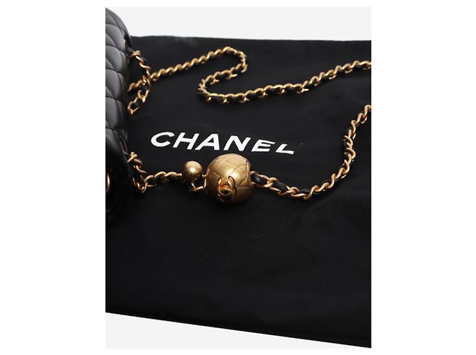 Chanel Klassische Single Flap Mini-Tasche aus schwarzem Lammleder mit Diamantsteppung - Ansicht 11