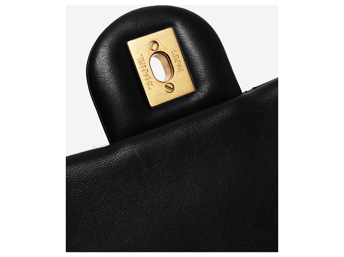 Chanel Klassische Single Flap Mini-Tasche aus schwarzem Lammleder mit Diamantsteppung - Ansicht 8