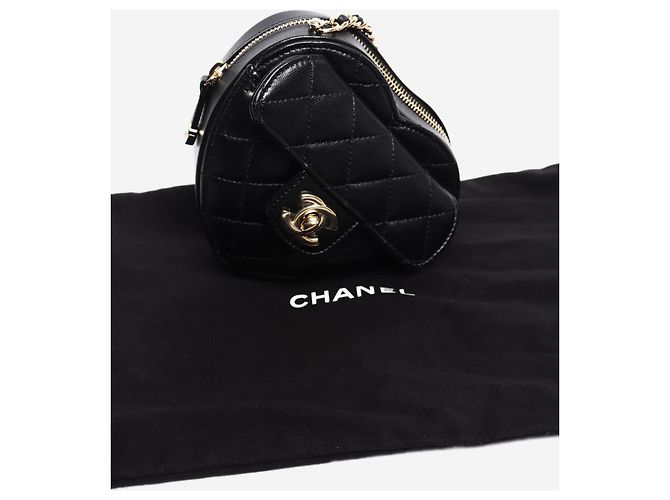 Chanel Bolso corazón 2021 de piel de cordero negro - vista 8