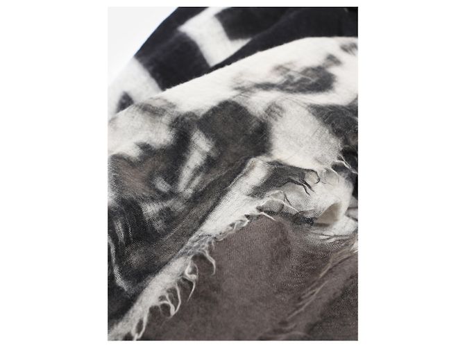 Sciarpa Chanel N°5 grigia in cashmere Grigio - vista 2