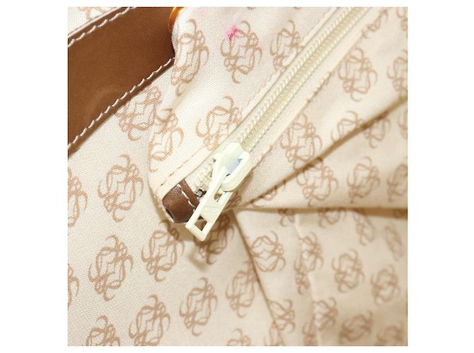 LOEWE Anagram Trunk Leather Beige Gold Tone - vista 22