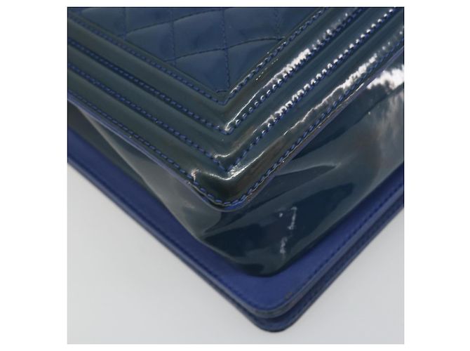 CHANEL Matelasse Boy Chanel Chain Bag Patent Leather Blue Silver CC - vista 13