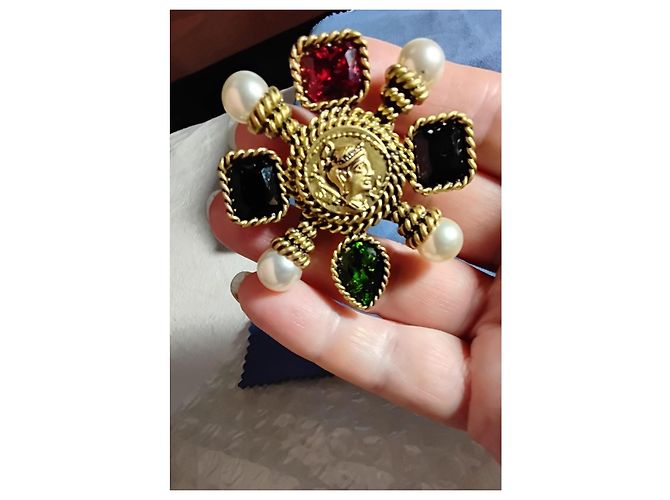 Chanel Vintage-Brosche mit Perlen und farbigen Steinen Schwarz Pink Grün Gold hardware - Ansicht 12