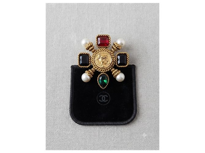 Chanel Vintage-Brosche mit Perlen und farbigen Steinen Schwarz Pink Grün Gold hardware - Ansicht 2