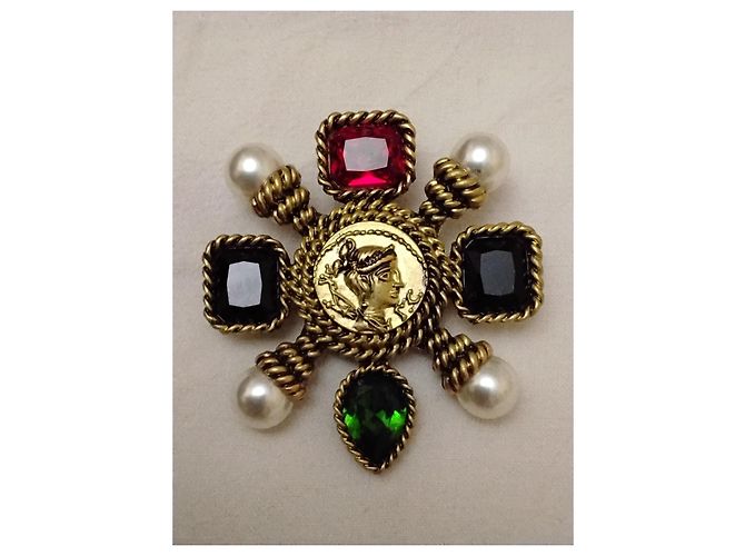 Chanel Vintage-Brosche mit Perlen und farbigen Steinen Schwarz Pink Grün Gold hardware - Ansicht 7