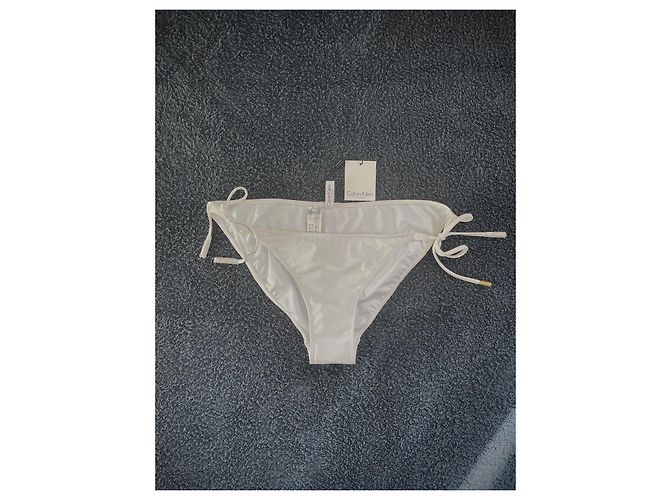 Bikini blanco de Calvin Klein - vista 2