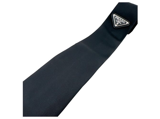 Cravatta Prada in Re-Nylon con placca triangolare nera Nero - vista 4