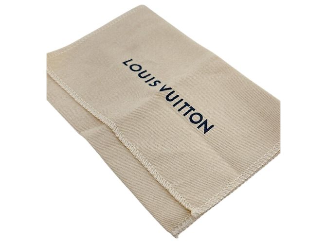Cartera compacta Louis Vuitton Taigarama Discovery Amarillo - vista 15