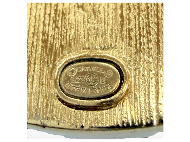 Orecchini quadrati Chanel L22 Metal Coco Mark Marrone D'oro - vista 6