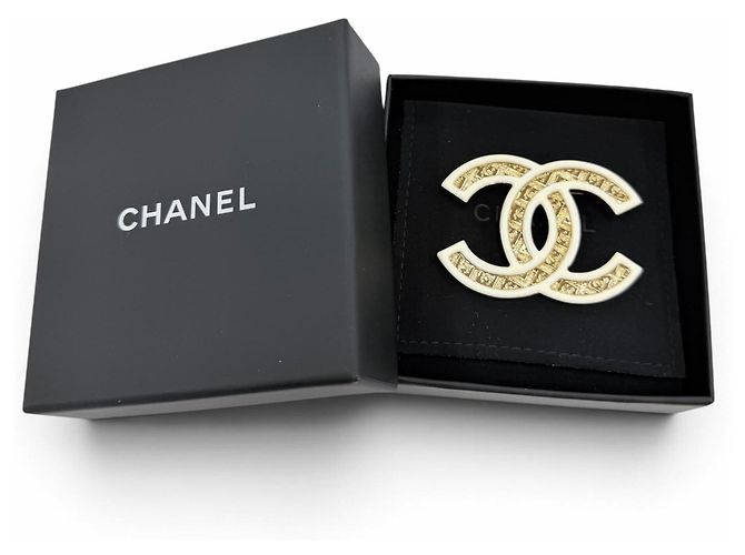 Spilla Chanel Coco Mark in metallo dorato e avorio D'oro Crudo - vista 2