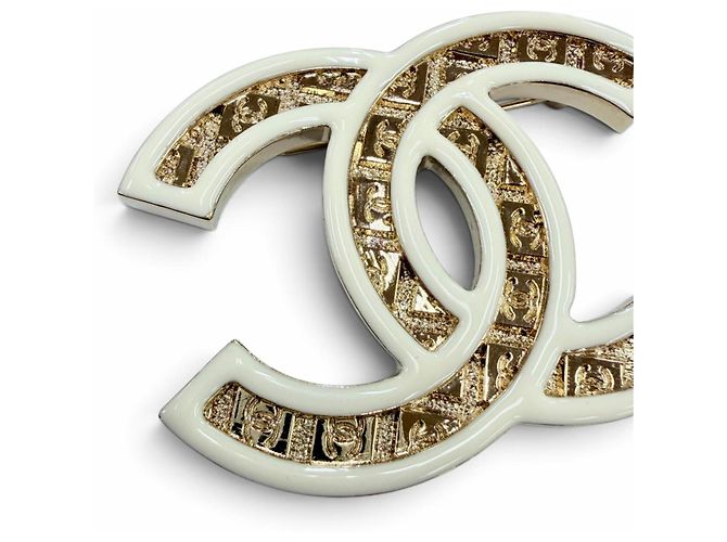 Spilla Chanel Coco Mark in metallo dorato e avorio D'oro Crudo - vista 6