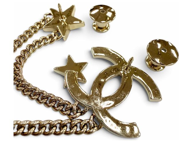 Spilla Chanel in metallo dorato Coco Mark Star con catena e strass D'oro - vista 3