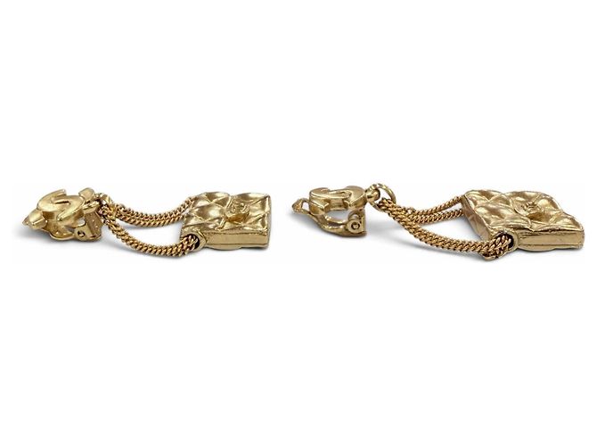 Orecchini a clip Chanel Vintage 02P Gold D'oro - vista 3