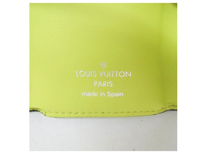 Cartera compacta Louis Vuitton Taigarama Discovery Amarillo - vista 14