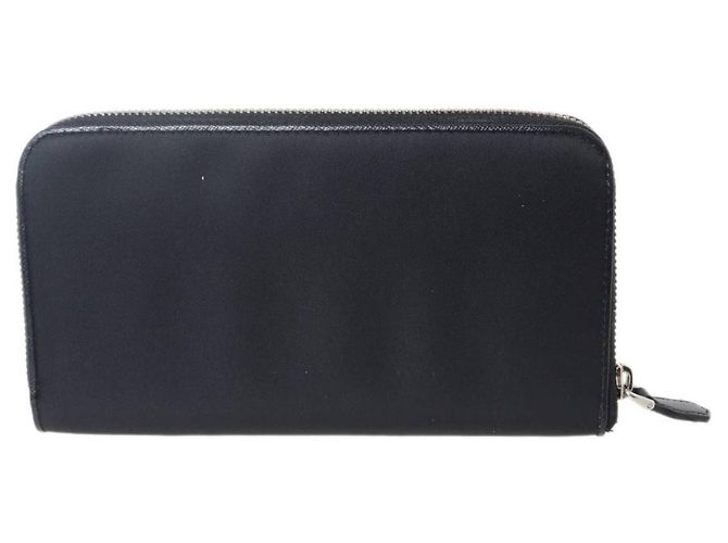 Portafoglio lungo rotondo Prada in nylon nero - vista 2