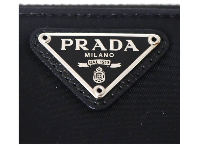 Portafoglio lungo rotondo Prada in nylon nero - vista 8