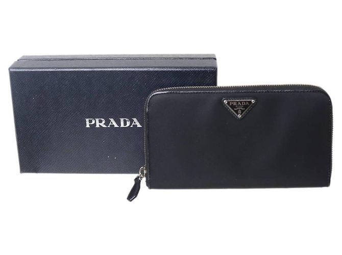 Portafoglio lungo rotondo Prada in nylon nero - vista 9