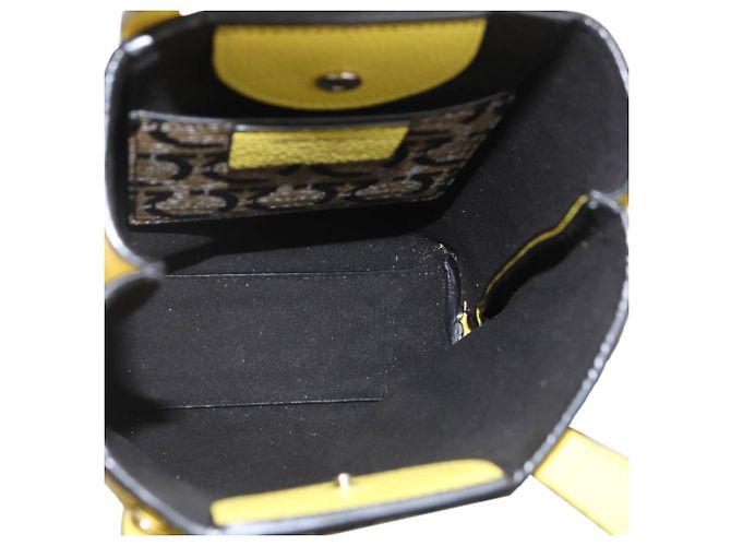 Borsa a spalla e Tote 2 vie Salvatore Ferragamo Giallo Limone D'oro - vista 8