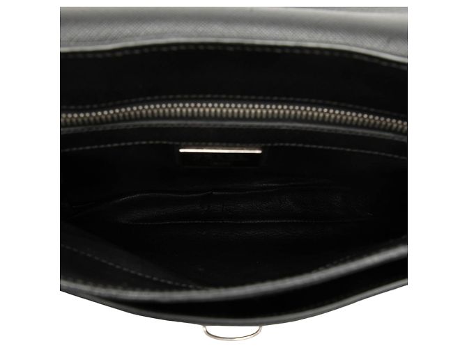 Bolsa Messenger Prada em couro Saffiano preto com fivela - vista 4