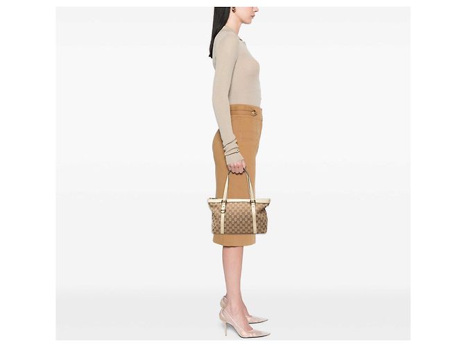 Gucci Abbey D Ring Tote aus beigem GG Canvas - Ansicht 6
