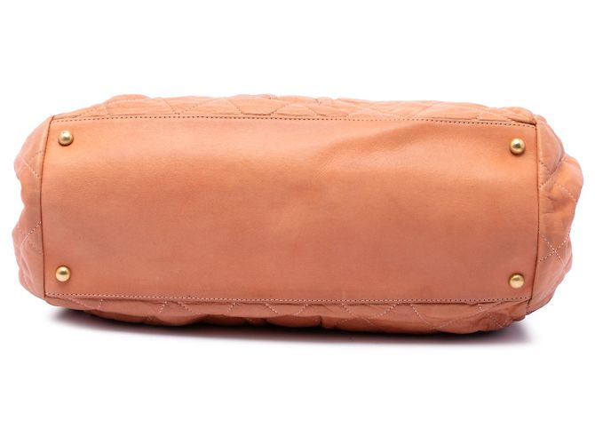 Chanel Chic Quilt Bowling Bag aus irisierendem gestepptem Kalbsleder in Orange Angeln - view 3