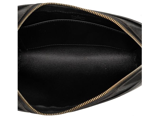 Louis Vuitton Black Taiga Pochette Baikal Nero - vista 4