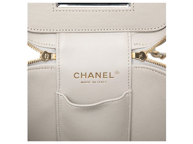 Chanel Gray Small CC Caviar Top Handle Vanity Case with Chain Marrone Grigio - vista 5