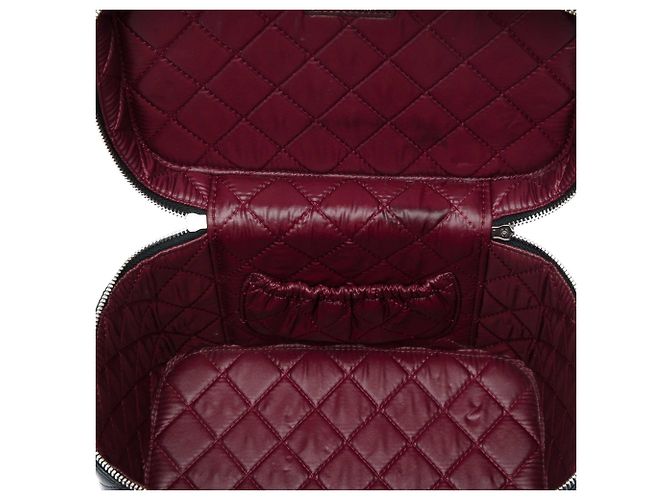Borsa Vanity Chanel in pelle d'agnello matelassé nera con logo CC Nero - vista 4
