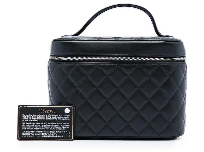 Borsa Vanity Chanel in pelle d'agnello matelassé nera con logo CC Nero - vista 7