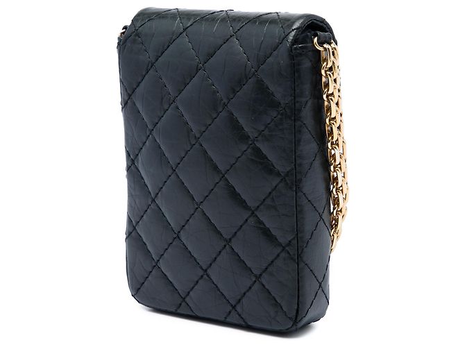 Chanel Reissue 2.55 Handyhalter aus schwarzem gestepptem Kalbsleder mit Kette - Ansicht 2