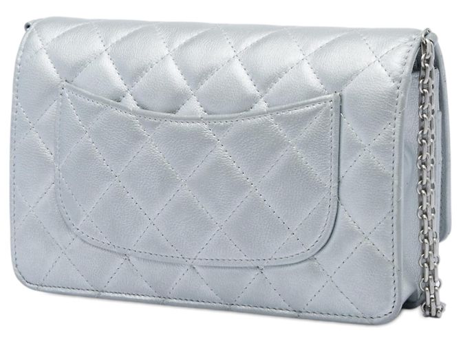 Chanel Silver Reissue 2.55 Quilted Metallic Aged Calfskin Wallet on Chain Argento - vista 2