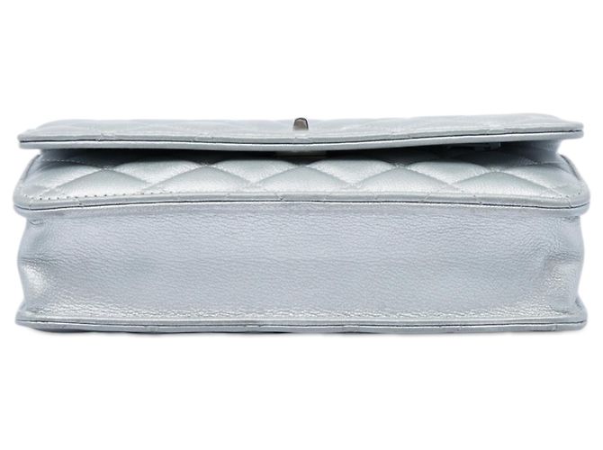Chanel Silver Reissue 2.55 Quilted Metallic Aged Calfskin Wallet on Chain Argento - vista 3