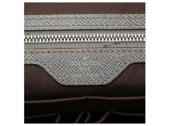 Louis Vuitton Gray Taiga Vassili GM Marrone - vista 5