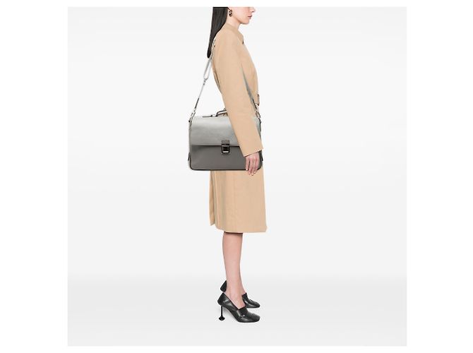 Louis Vuitton Gray Taiga Vassili GM Marrone - vista 8
